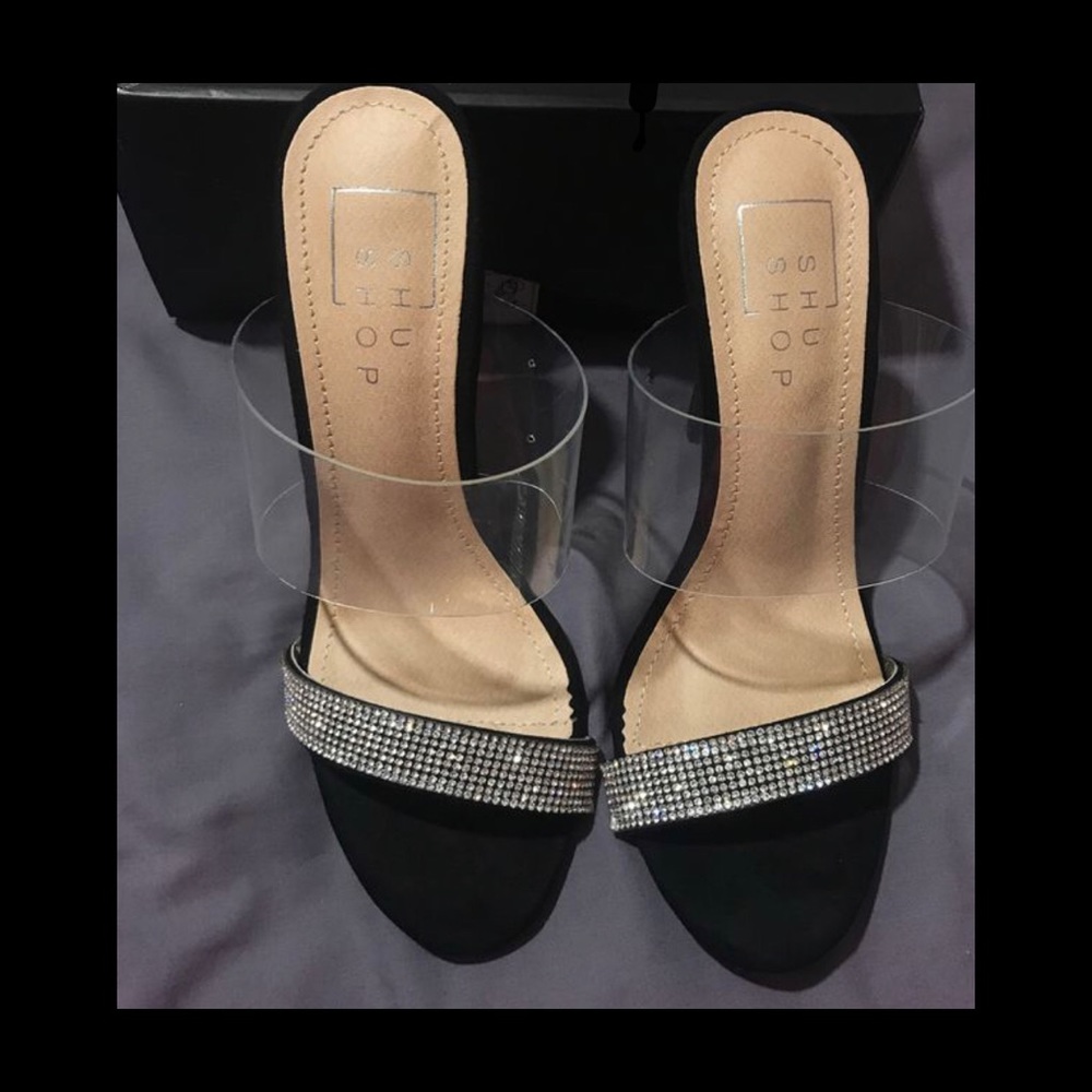Black comfortable heels
